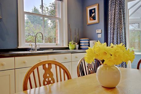 38 Shrubbery Avenue, Worcester, WR1 1QH