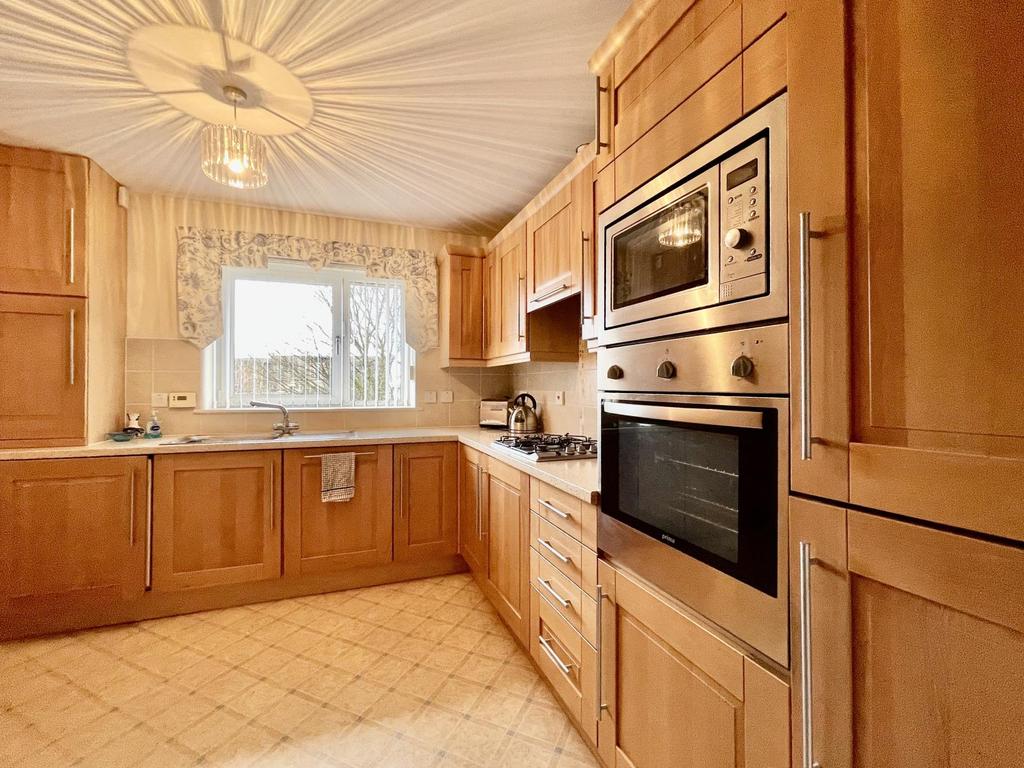 2/1, 3 Williamson Place, Johnstone 2 bed apartment £112,500