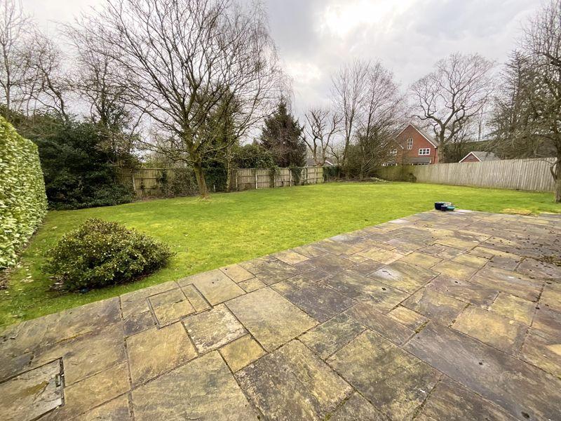 Field Close, Blythe Bridge 3 bed detached house £300,000