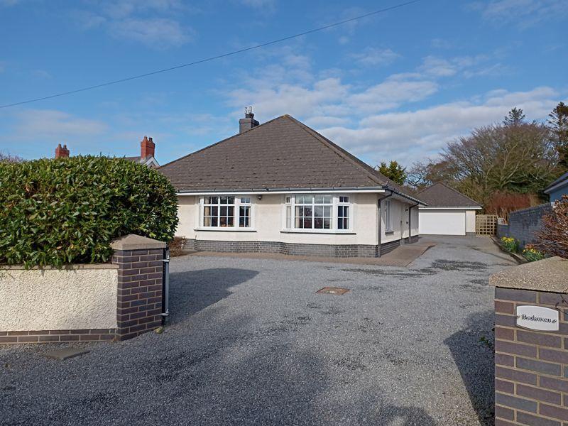 Beulah, Newcastle Emlyn 4 bed detached bungalow for sale £399,950