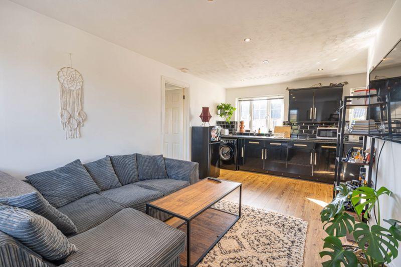 Lyneham Road, Bicester 1 bed coach house £195,000