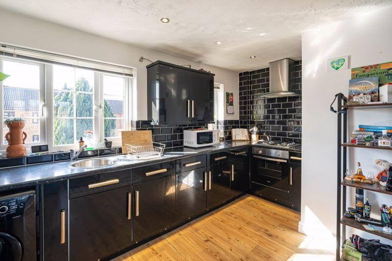 Lyneham Road, Bicester 1 bed coach house £195,000