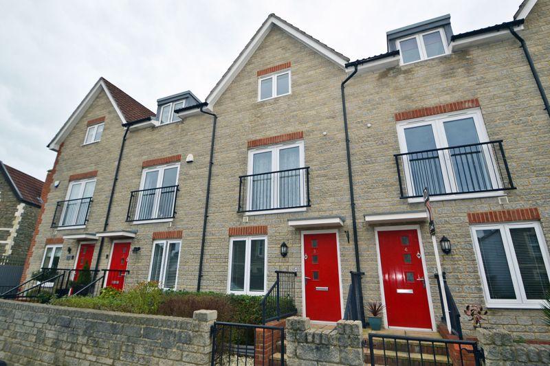 Strode Road, Clevedon 3 bed terraced house £1,250 pcm (£288 pw)