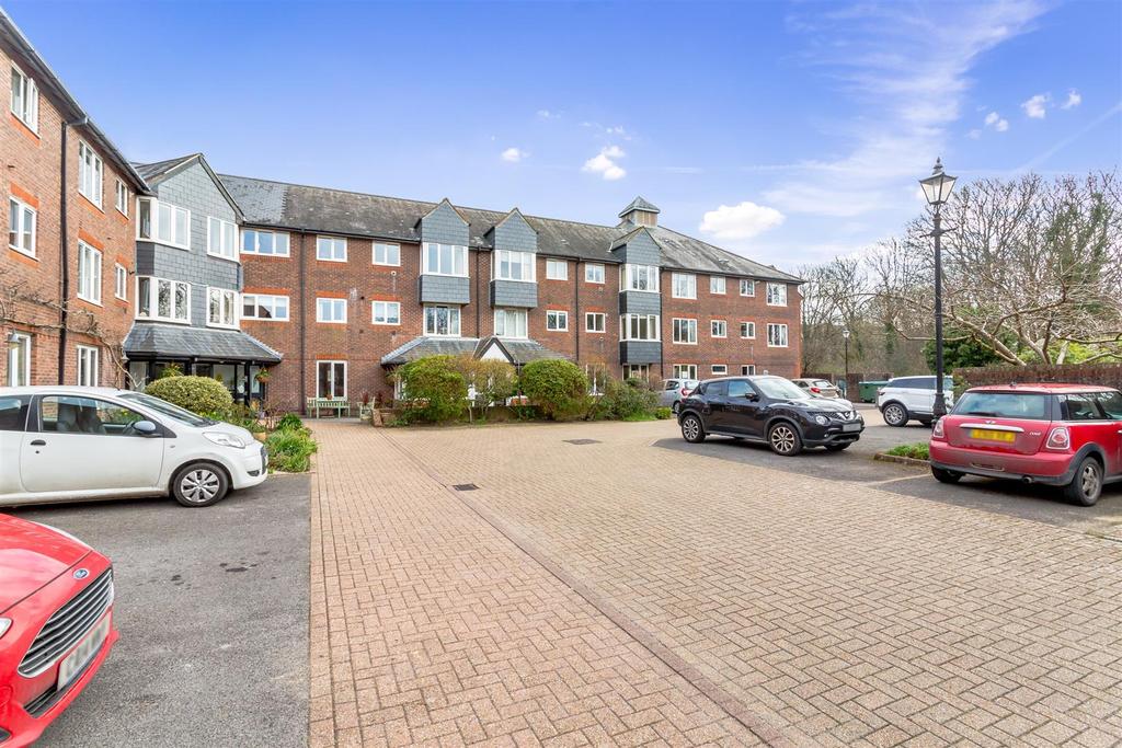 Grey Friars Court Flat 7-12.JPG