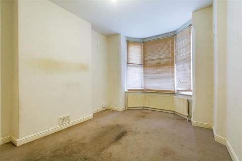 93 Birrell Road, Forest Fields, Nottingham, NG7 6LU