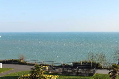 18 Carlton Leas, Folkestone, CT20 2DJ