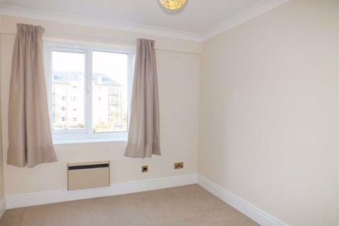 18 Carlton Leas, Folkestone, CT20 2DJ