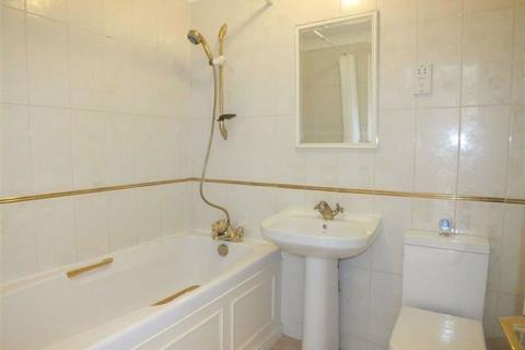 18 Carlton Leas, Folkestone, CT20 2DJ