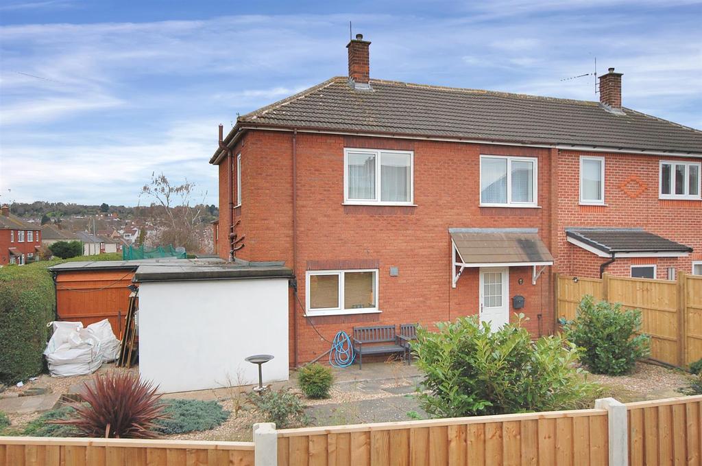 Butler Avenue, RadcliffeOnTrent, Nottingham 3 bed semidetached house