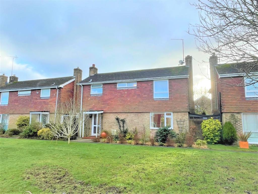 Wilmington Close, Hassocks 3 bed detached house £1,600 pcm (£369 pw)