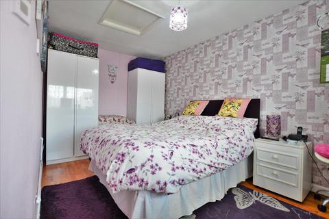 1 bedroom flat for sale - Tomlin Road, Slough