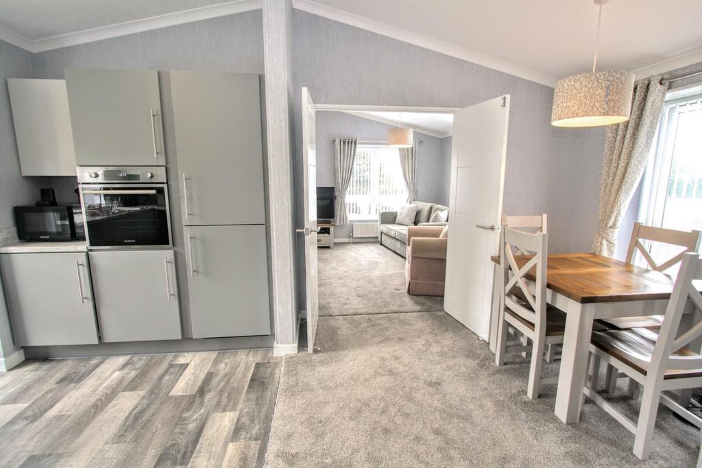Kitchen/dining area