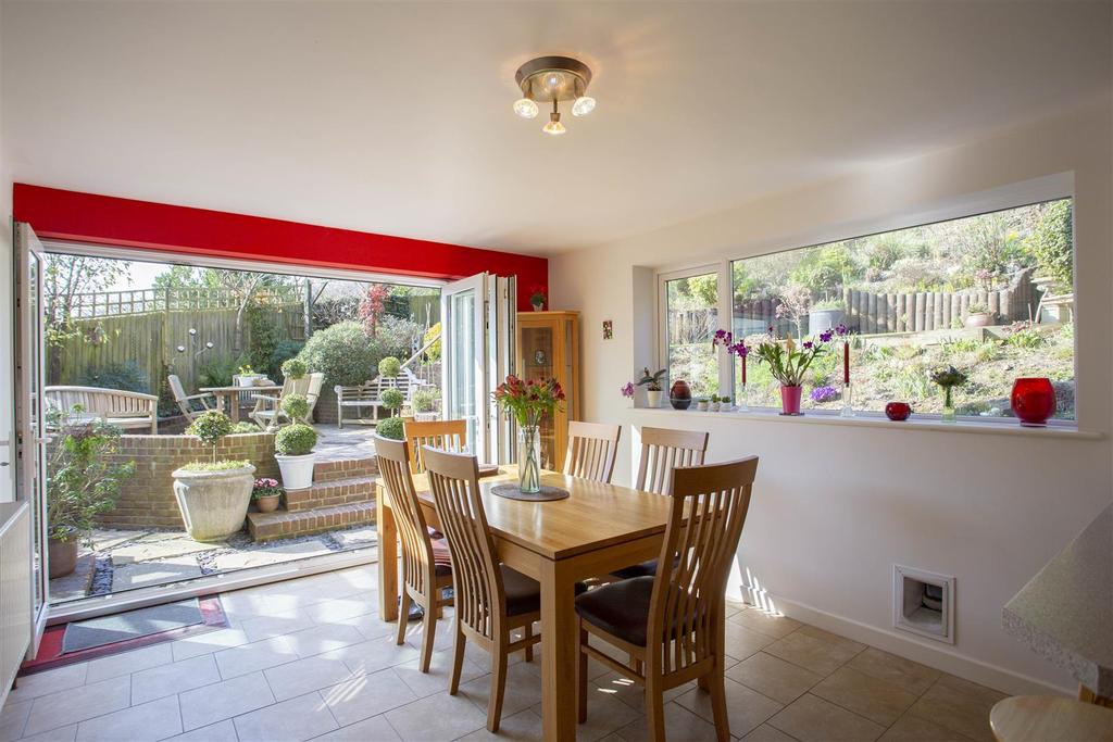 Cranedown, Lewes 5 bed detached house £1,200,000