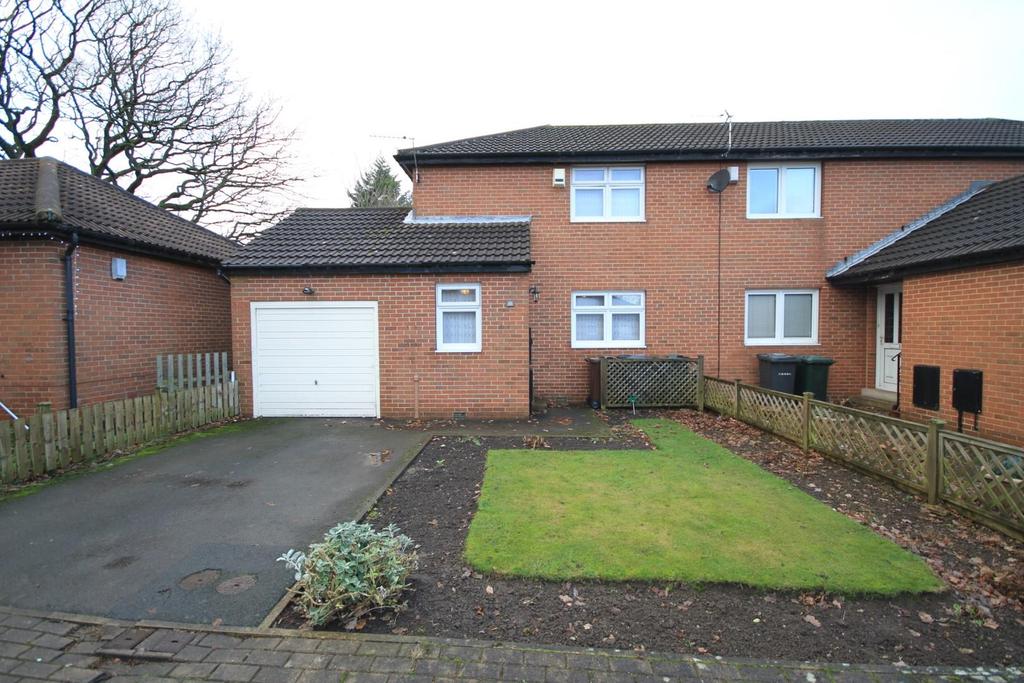 Duchywood, Heaton, Bradford 2 bed townhouse £650 pcm (£150 pw)