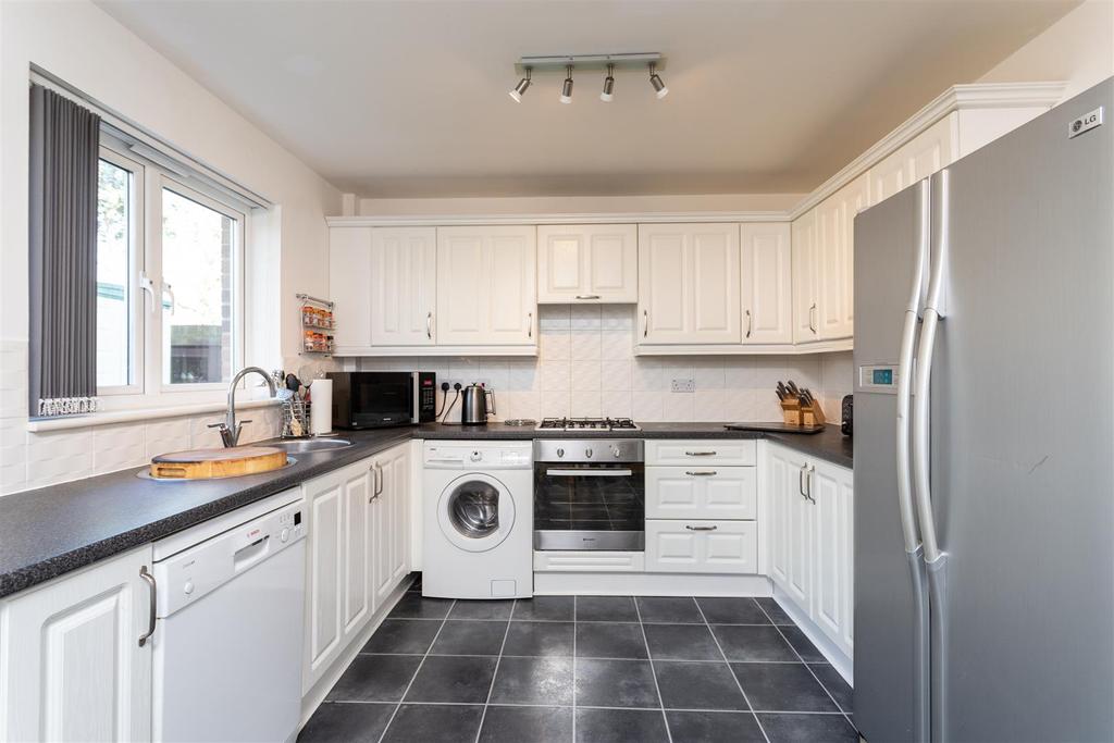 Troon Avenue, Dundee 4 bed detached house £244,995
