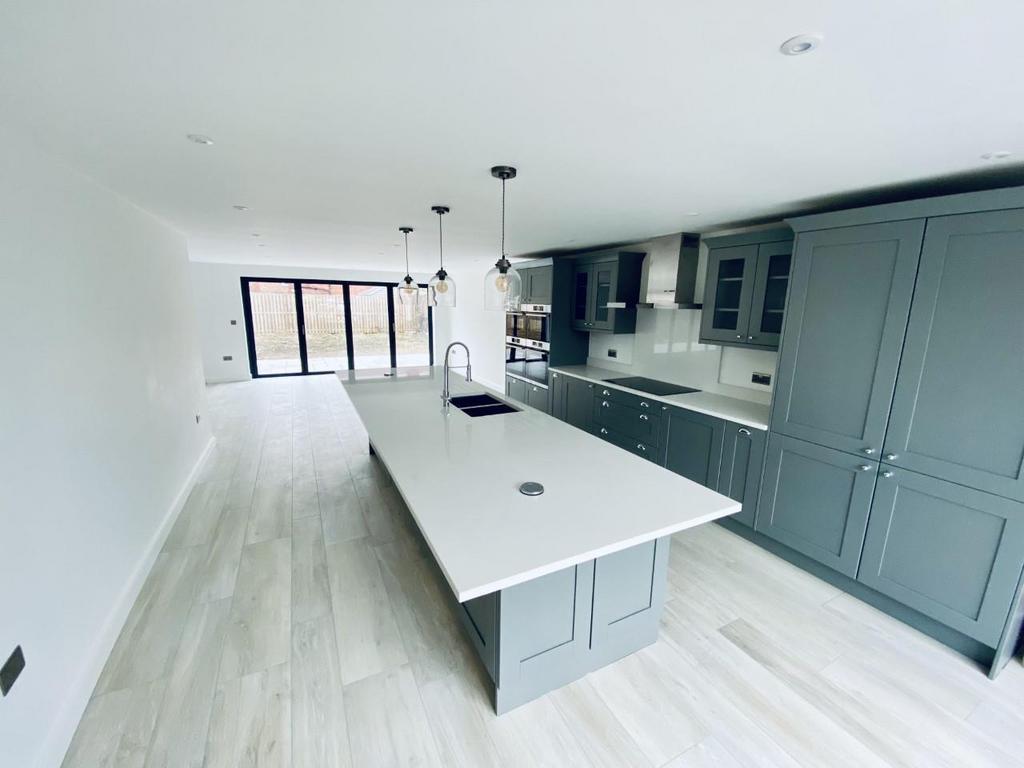 New Lane, Skelmanthorpe, Huddersfield, HD8 9EH 4 bed detached house for