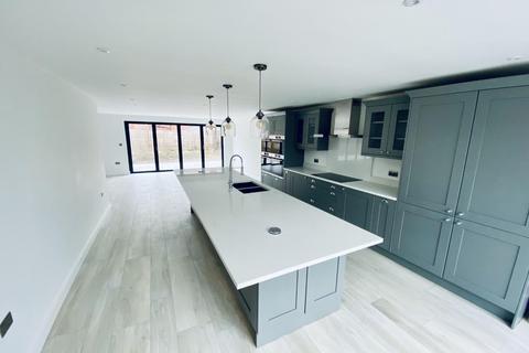 4 bedroom detached house for sale, New Lane, Skelmanthorpe, Huddersfield, HD8 9EH