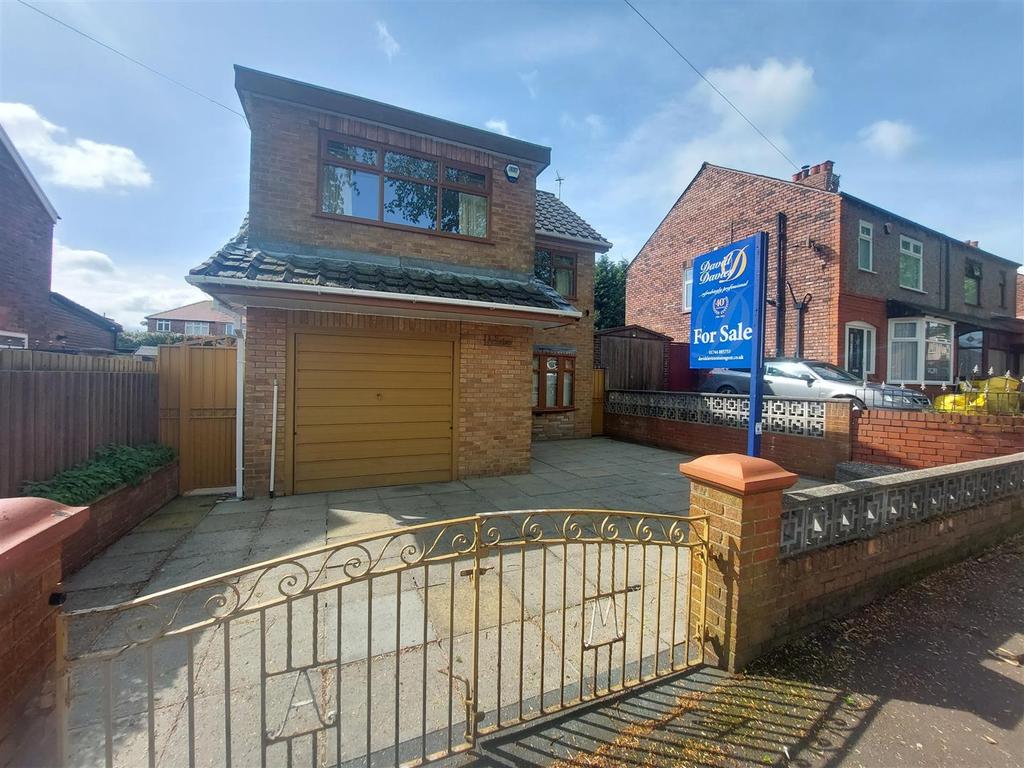 Freckleton Road, St Helens, WA10 3 3 bed detached house £275,000
