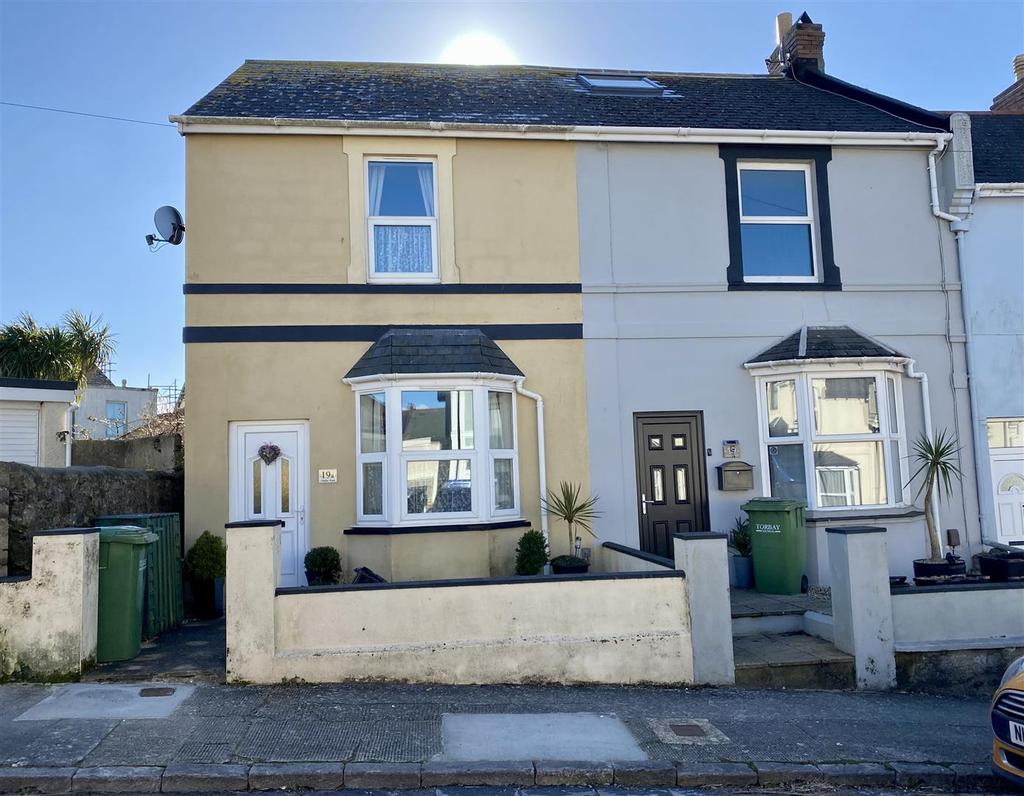 Carlton Road, Torquay 2 bed terraced house £250,000