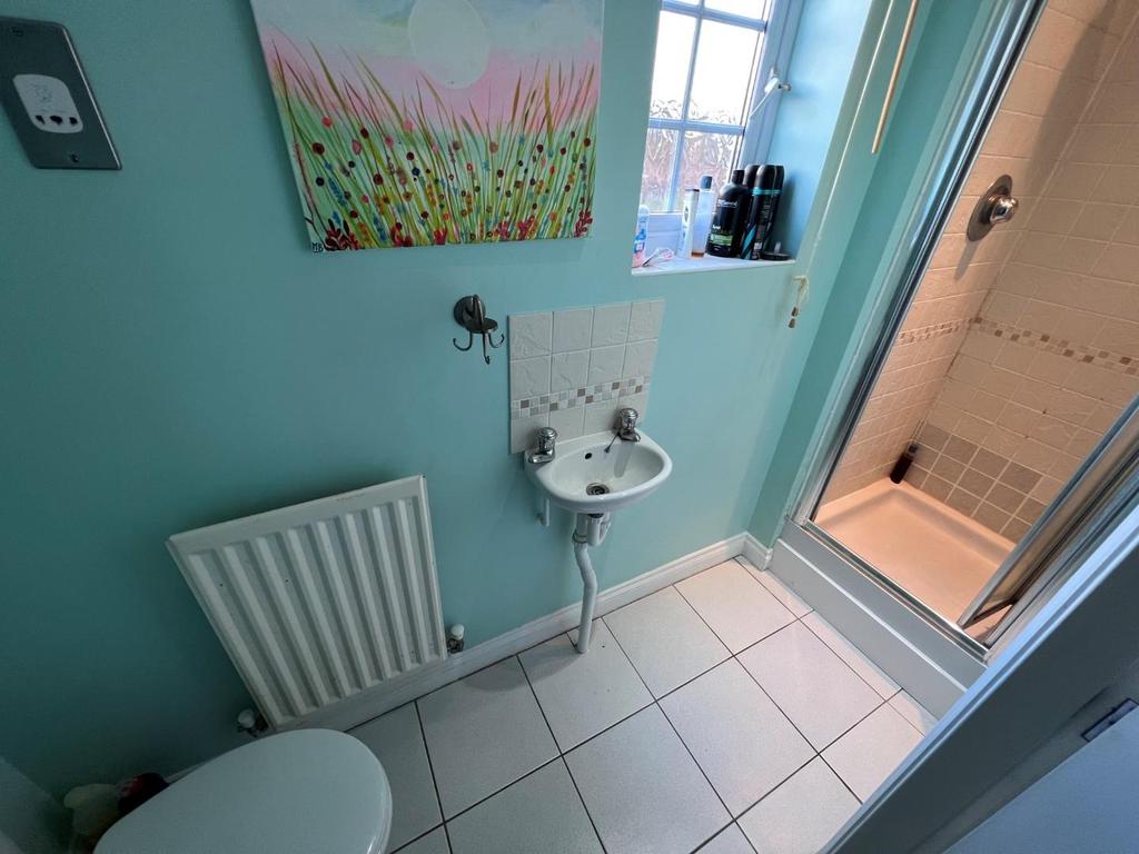 Shower Room.jpg