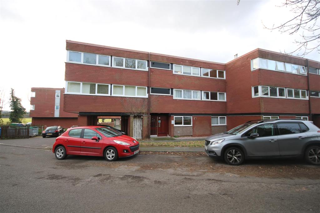 Cleaver Gardens, Nuneaton 2 bed flat £650 pcm (£150 pw)