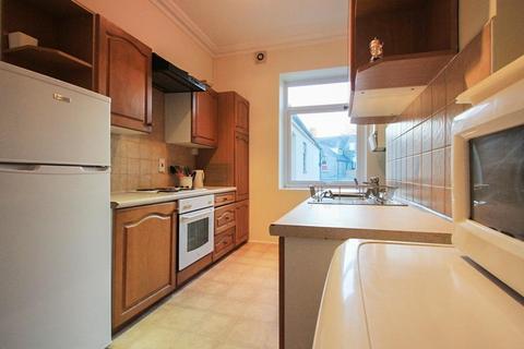 2 bedroom flat to rent - Marlborough Road, Penylan.