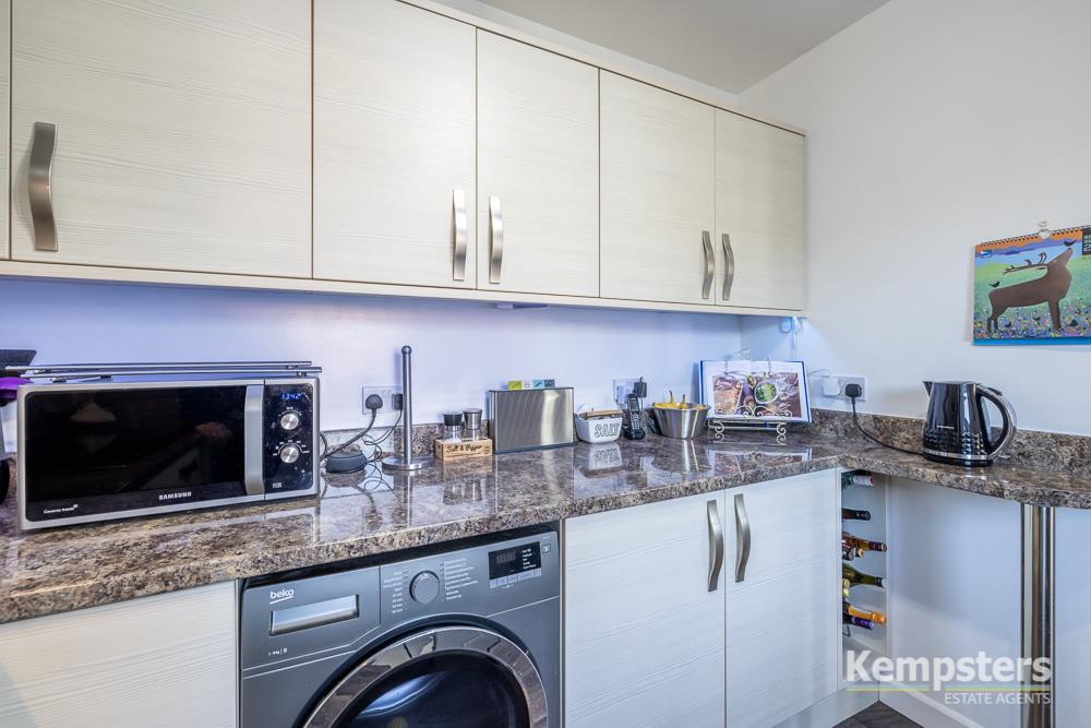 Kitchen 6.jpg