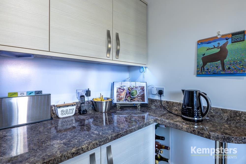 Kitchen 4.jpg