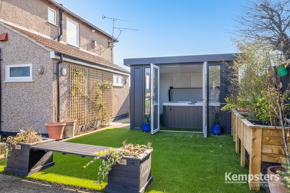 Rear Garden 2.jpg