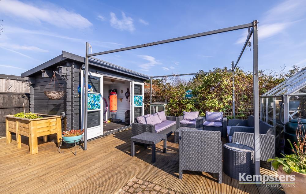 Rear Garden 10.jpg