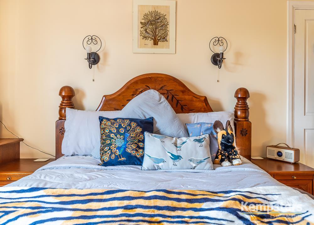 Bedroom 1 3rd.jpg