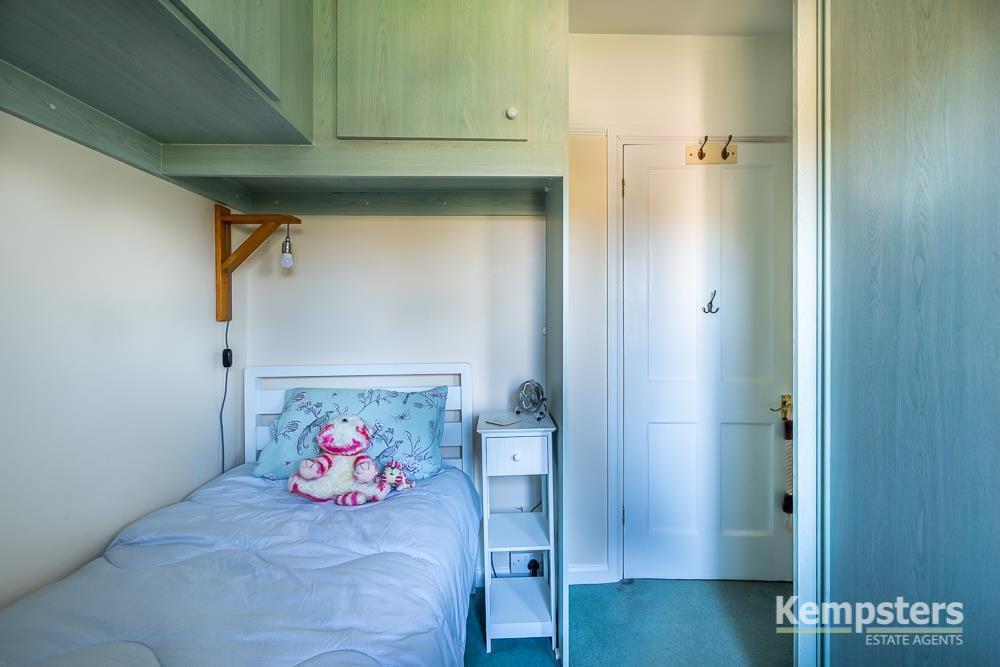 Bedroom 4.jpg