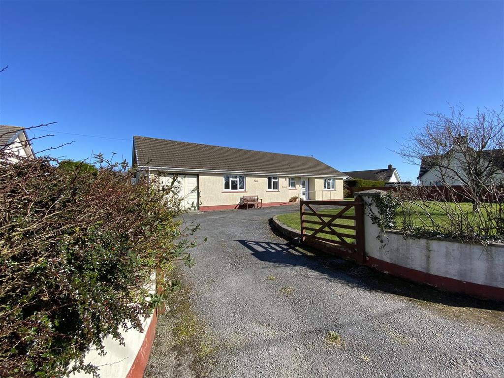 Ash Lane, Tavernspite, Whitland 3 bed detached bungalow £330,000