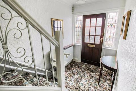 3 bedroom semi-detached house for sale - Fawcett Avenue, Lower Wortley, Leeds, West Yorkshire, LS12