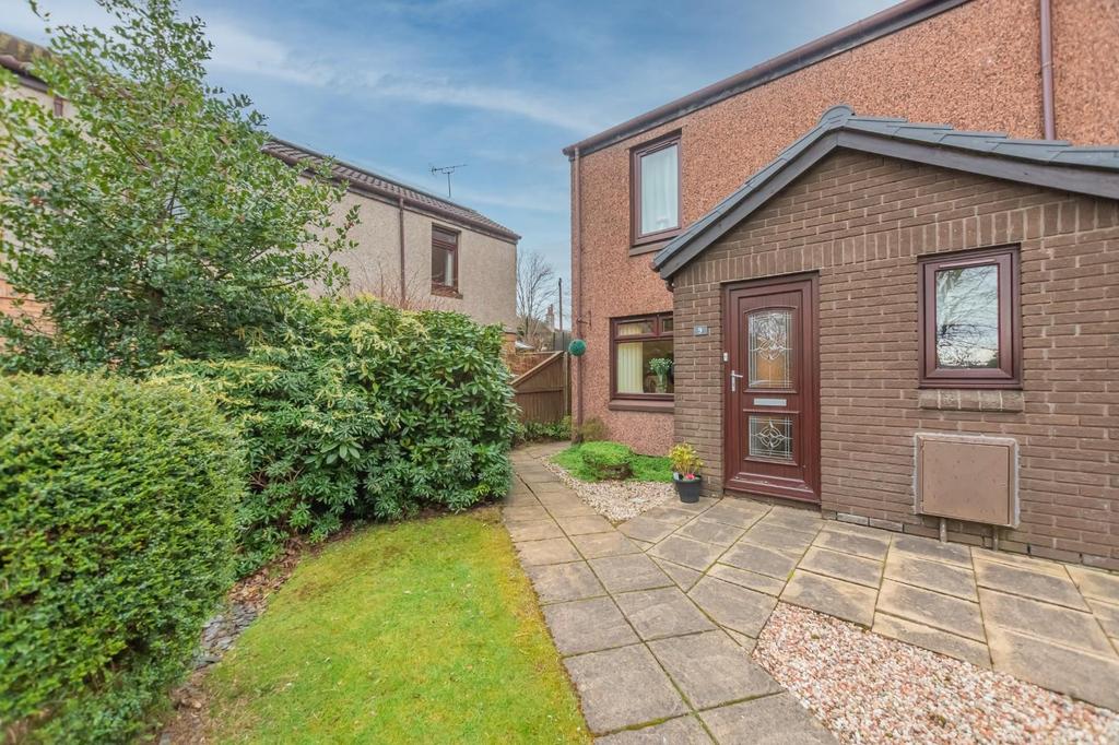 Arns Grove, Alloa 2 bed end of terrace house £114,995