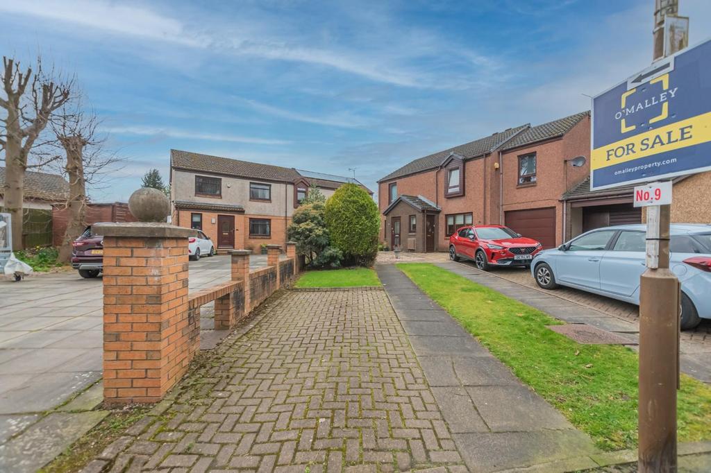 Arns Grove, Alloa 2 bed end of terrace house £114,995