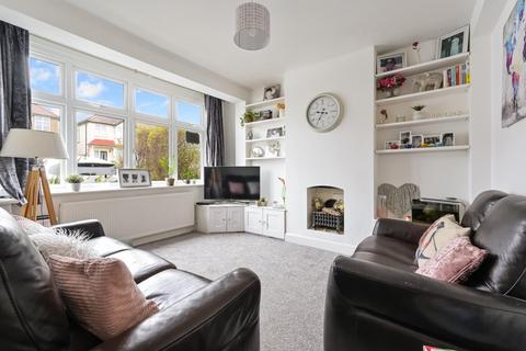10 Braemar Road, Worcester Park, KT4 8SW