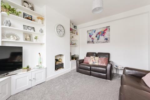 10 Braemar Road, Worcester Park, KT4 8SW