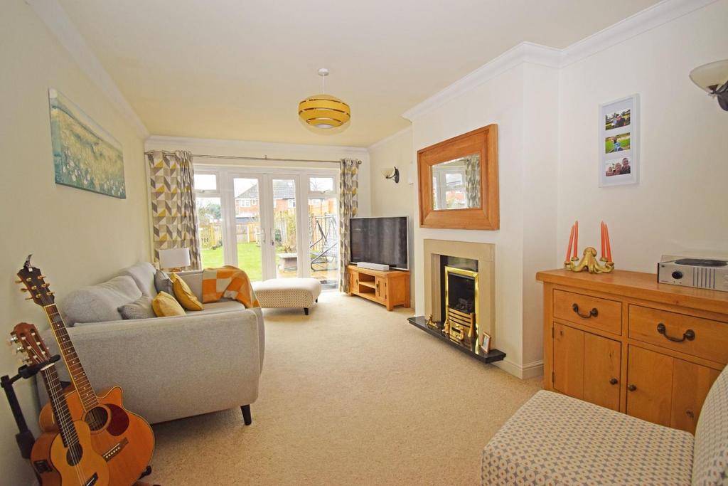 80 Crabtree Lane, lounge.jpg