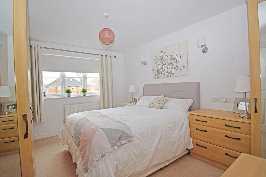 80 Crabtree Lane, bed 1b.jpg