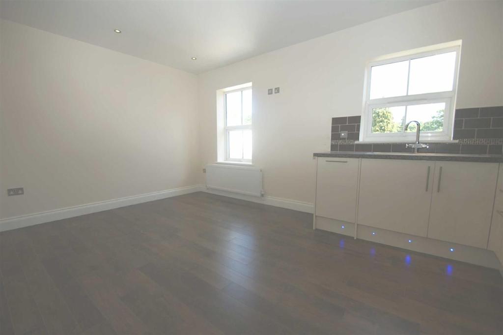 Christchurch Road, Hemel Hempstead 1 bed flat £895 pcm (£207 pw)