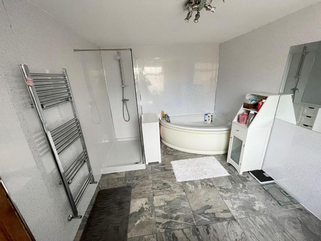 Ground floor bathroom