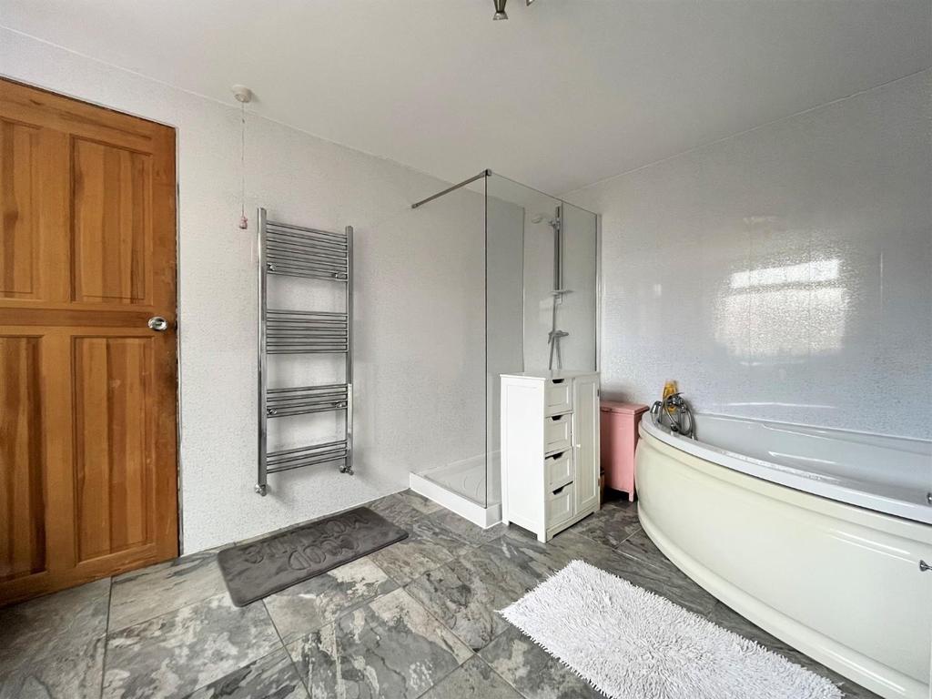 Ground floor bathroom