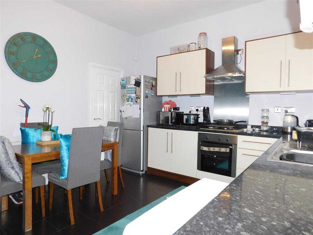 Mather Street, Failsworth, Manchester 2 bed terraced house £140,000