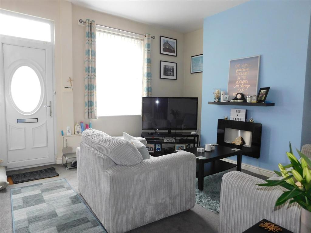 Mather Street, Failsworth, Manchester 2 bed terraced house £140,000