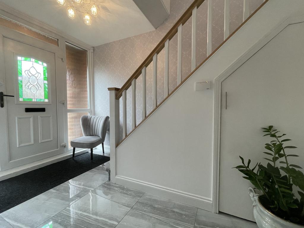 Serpentine Road, Hartlepool, TS26 3 bed semidetached house £192,000