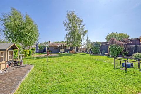 5 bedroom detached house for sale, Little Wakering Road, Little Wakering, Essex, SS3