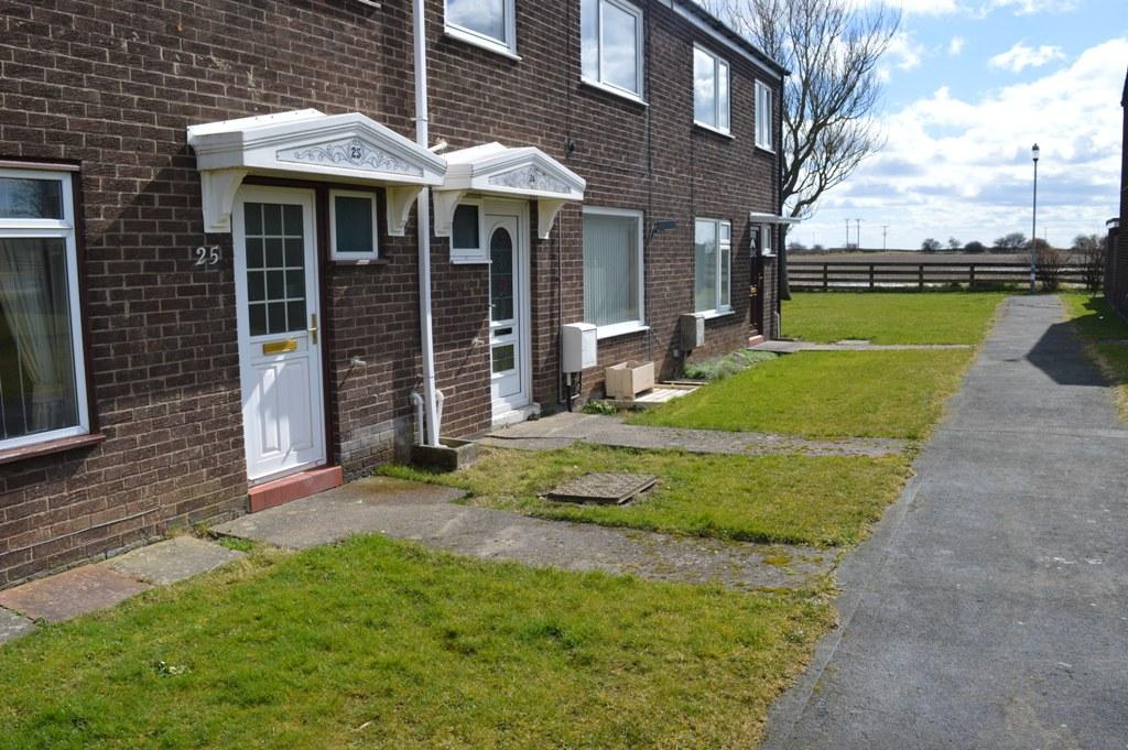 Grange Court, Widdrington NE61 3 bed terraced house £85,000