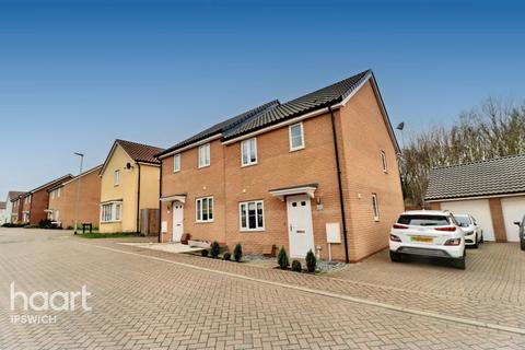 16 Popular Road, Great Blakenham, Ipswich, IP6 0GN