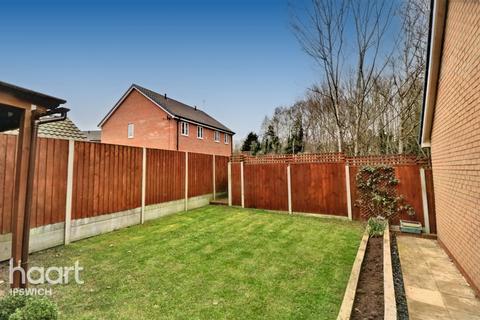 16 Popular Road, Great Blakenham, Ipswich, IP6 0GN